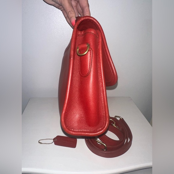 Vintage Coach Court in Red! - Picture 3 of 10